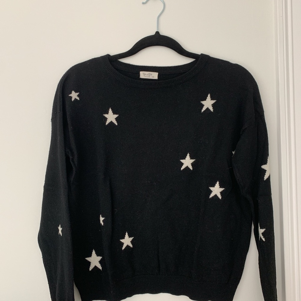 BRANDY MELVILLE SWEATER
